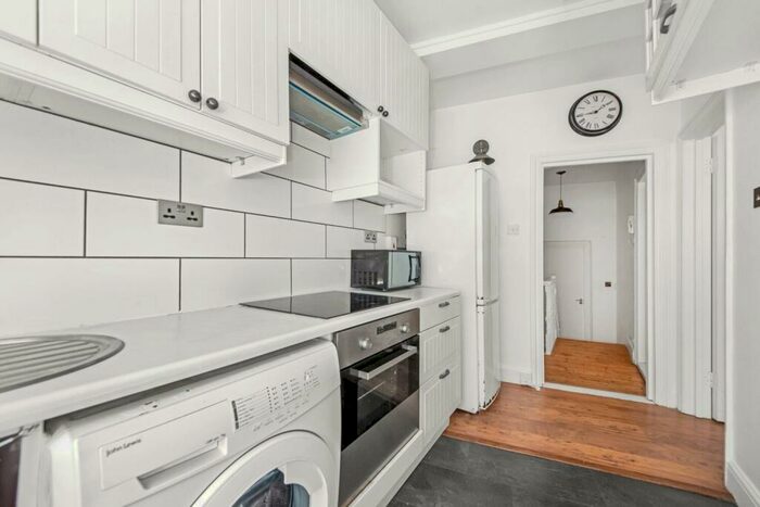 1 Bedroom Apartment To Rent In Norwood High Street, West Norwood, London, SE27