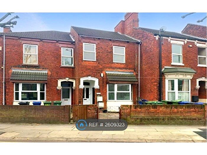 2 Bedroom Flat To Rent In First Floor, Grimsby, DN32