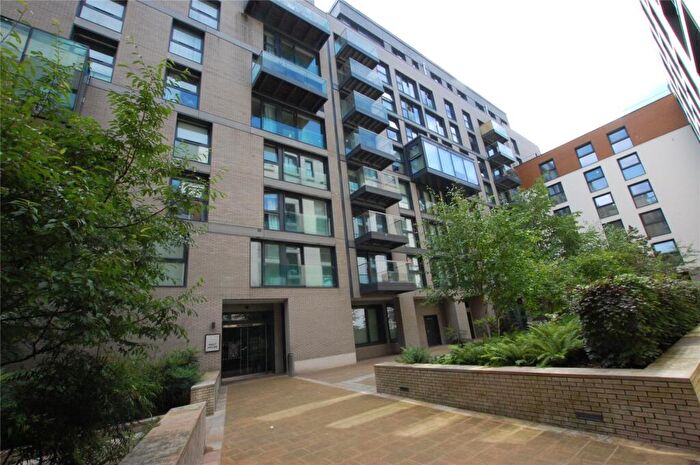 2 Bedroom Flat To Rent In East Tucker Street, Bristol, Somerset, BS1