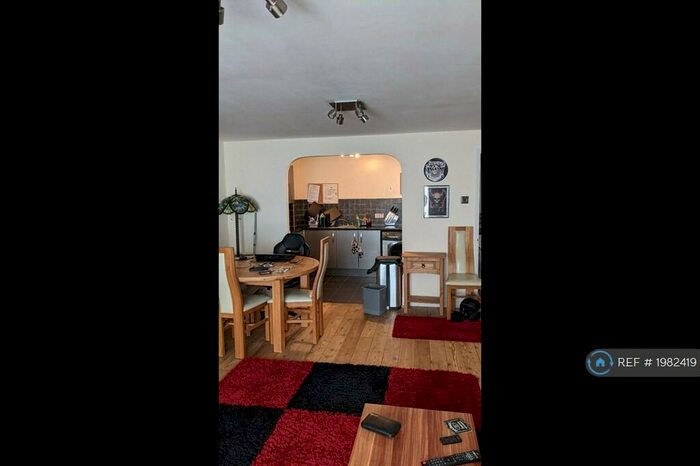 1 Bedroom Flat To Rent In Gravel Walk, Rochester, ME1