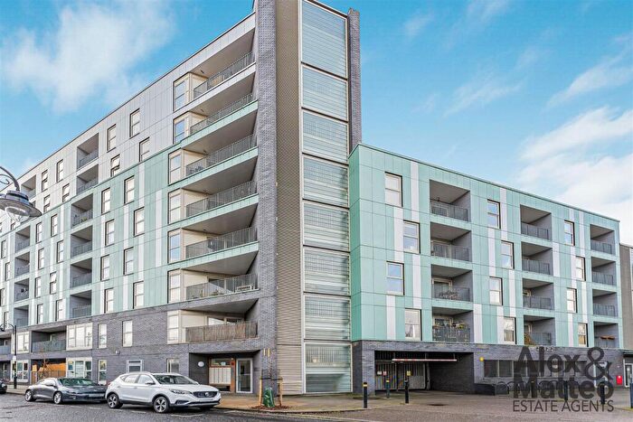 2 Bedroom Flat For Sale In Enid Street, Bermondsey, SE16