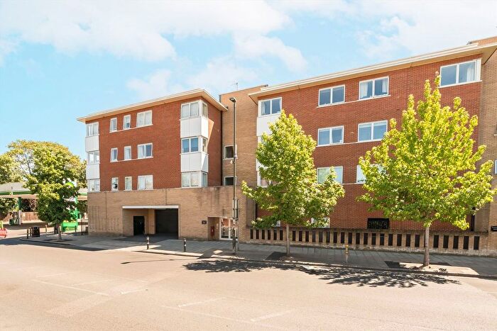 2 Bedroom Flat For Sale In Kingston Road, Wimbledon Chase, SW20