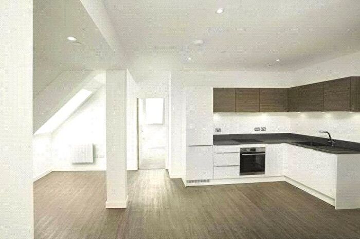 1 Bedroom Flat To Rent In Millennium Way, Bracknell, RG12