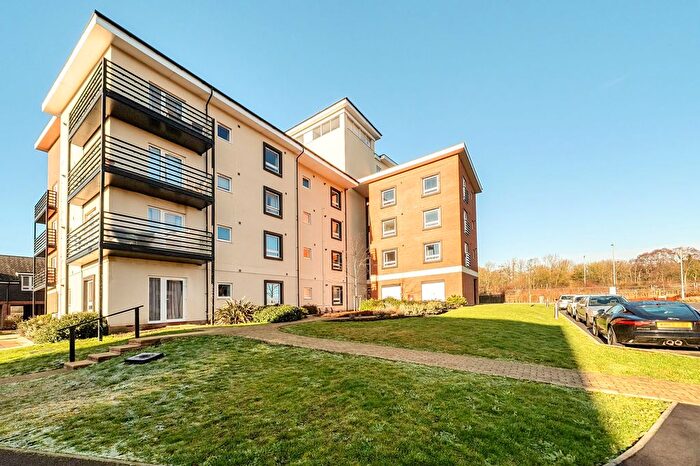 2 Bedroom Flat For Sale In Webster Close, Bracknell, RG12