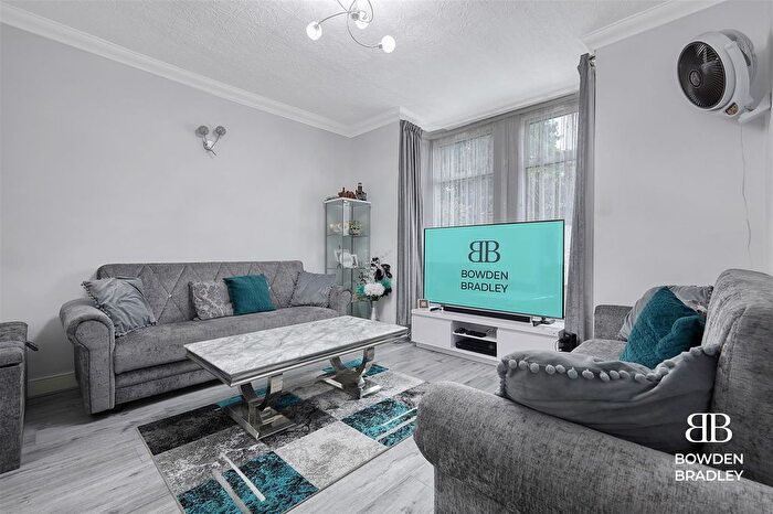 3 Bedroom Terraced House For Sale In Wellesley Road, London, E17