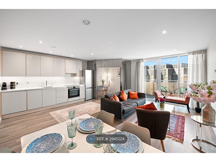 1 Bedroom Flat To Rent In Panorama Apartments, Uxbridge, UB8