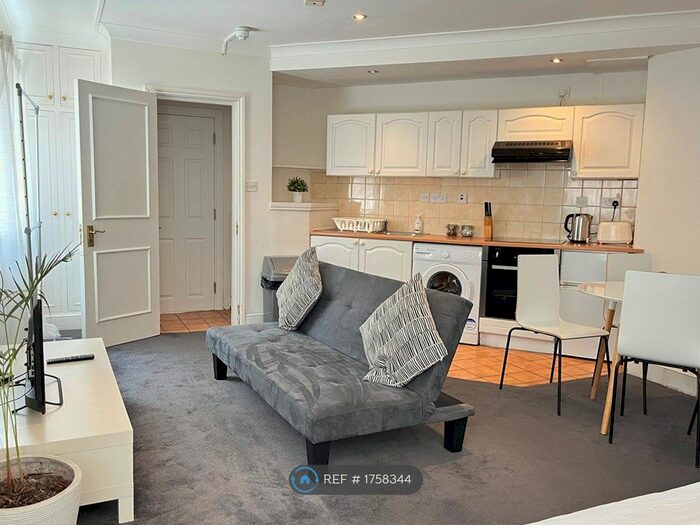 Studio To Rent In City Garden Row, London, N1