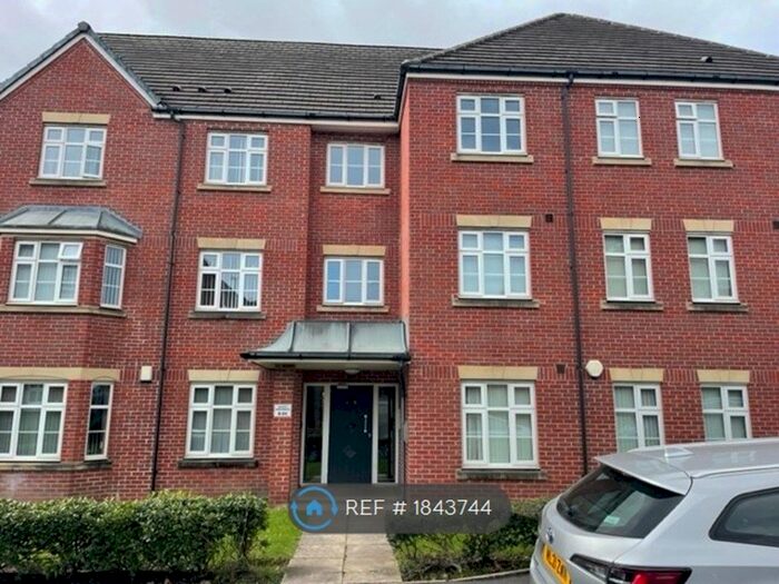 2 Bedroom Flat To Rent In Hardy Close, Dukinfield, SK16
