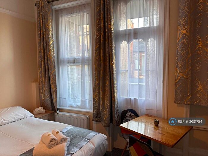 Studio To Rent In Tottenham Lane, London, N8