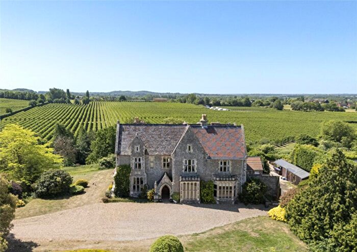 8 Bedroom Detached House For Sale In Staplestreet Road, Hernhill, Faversham, Kent, ME13
