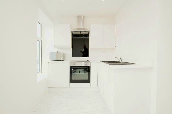 2 Bedroom Flat To Rent In Cowbridge Road East, Canton, CF5