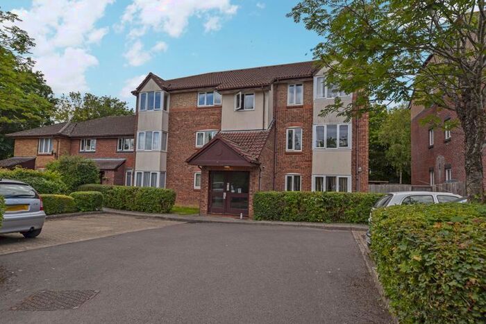 1 Bedroom Flat To Rent In Tor Close, Waterlooville, PO7