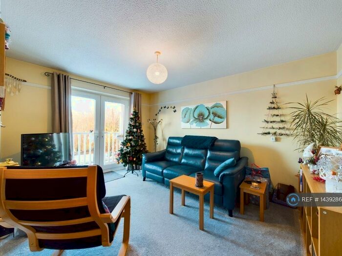 1 Bedroom Flat To Rent In Watermead, Aylesbury, HP19