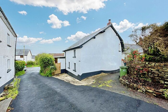 2 Bedroom Detached House For Sale In Exeter Road, Winkleigh, EX19