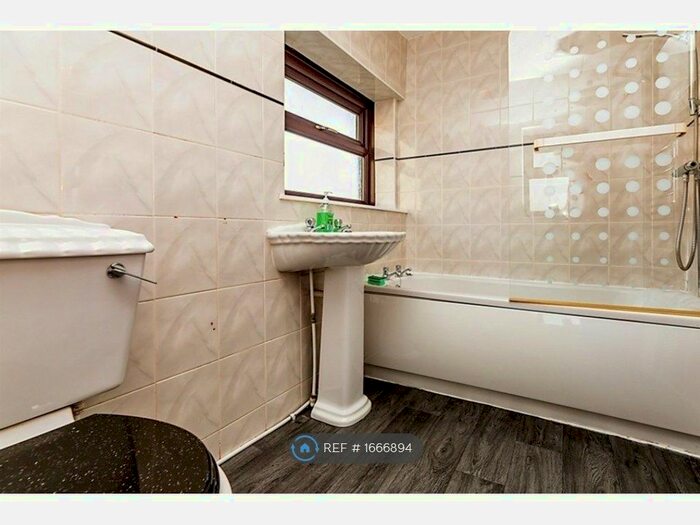 3 Bedroom Semi-Detached House To Rent In Welland Crescent, Elsecar, Barnsley, S74