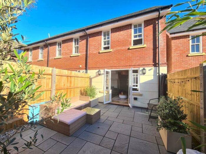 2 Bedroom House To Rent In Chalice Close, BH14