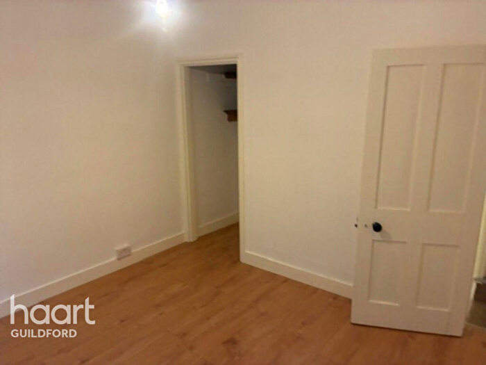 1 Bedroom Flat To Rent In Worplesdon Road, Guildford, GU2