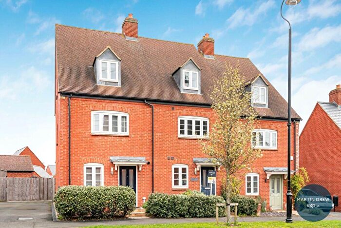 3 Bedroom Terraced House For Sale In Juno Crescent, Brackley, NN13