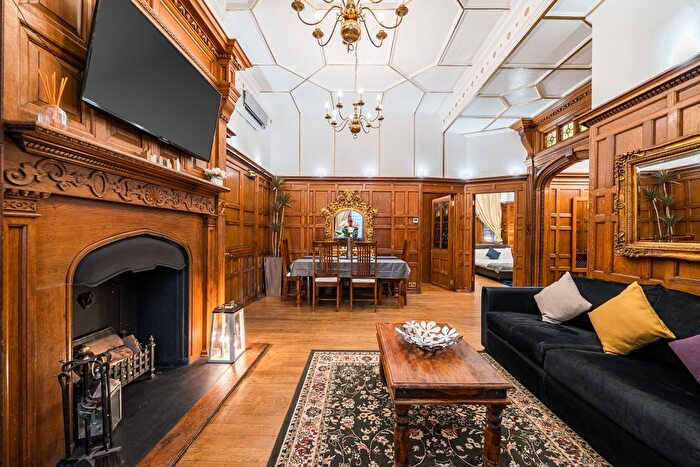 3 Bedroom Flat To Rent In Warwick House Street, London, SW1Y