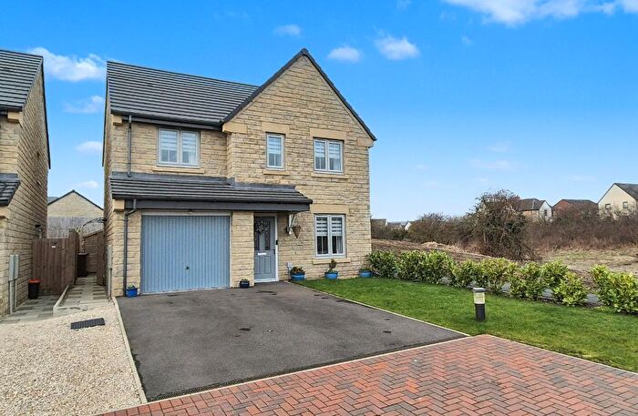 4 Bedroom Detached House For Sale In Waterfall Gardens, Clitheroe, BB7