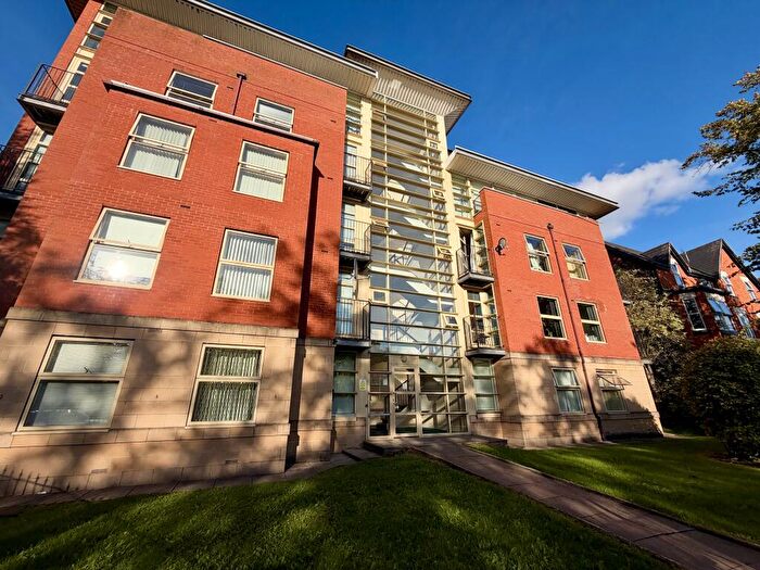 2 Bedroom Flat To Rent In Fitzwilliam Court, Victoria Park, M14