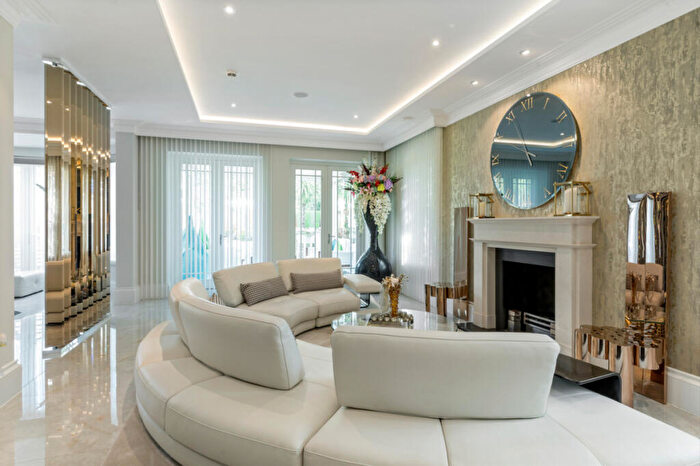 7 Bedroom Detached House For Sale In Fairoak Lane, Leatherhead, KT22
