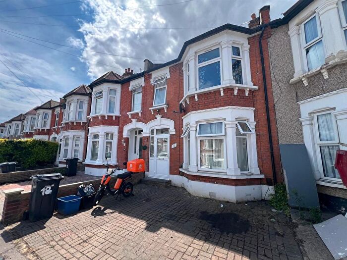 3 Bedroom Terraced House For Sale In Cobham Road, Ilford, IG3