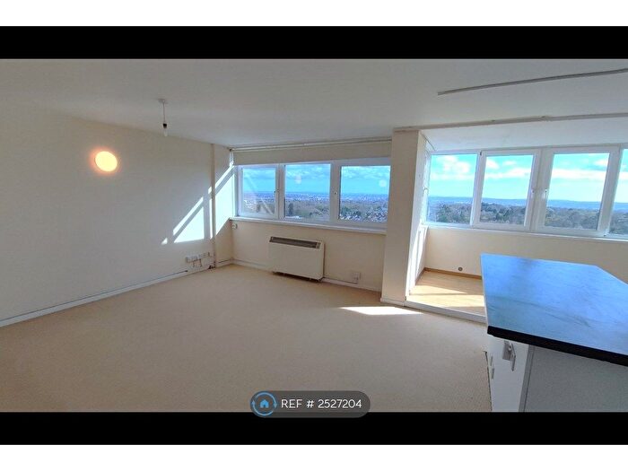 2 Bedroom Flat To Rent In Brampton Tower, Southampton, SO16