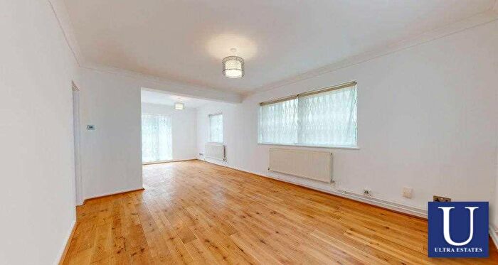 2 Bedroom Apartment To Rent In Avenue Road, London, NW8