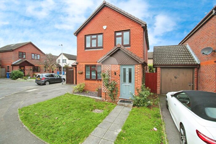 4 Bedroom Detached House To Rent In Holmlea Road, Datchet, SL3