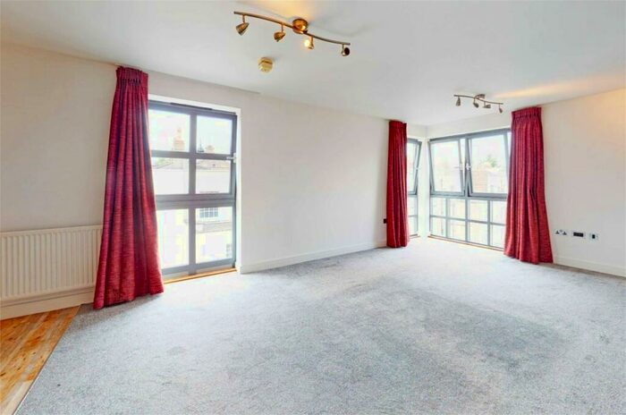 2 Bedroom Apartment To Rent In Imperial Gate, Cheltenham, GL50