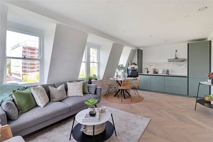 2 Bedroom Flat For Sale In Mount Pleasant Avenue, Tunbridge Wells, Kent, TN1