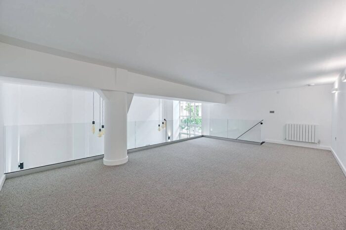 2 Bedroom Flat For Sale In Clapham Road, Oval, London, SW9