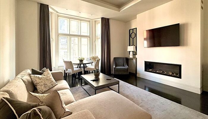 1 Bedroom Flat To Rent In Green Street, London, Greater London, W1K