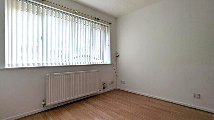 1 Bedroom Terraced House To Rent In Stephenson Street, Watersheddings, Oldham, OL4