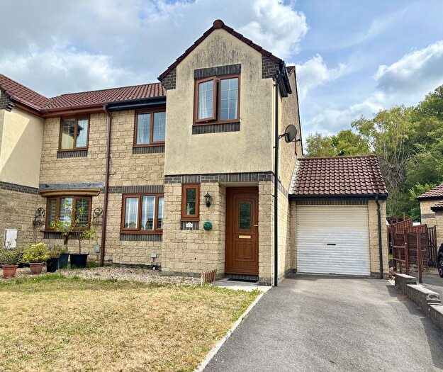 3 Bedroom Semi-detached House For Sale In Ffordd Scott, Birchdale, Birchgrove, Swansea, City And County Of Swansea., SA7