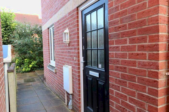 1 Bedroom Flat To Rent In Mayfield Close, Glastonbury, BA6