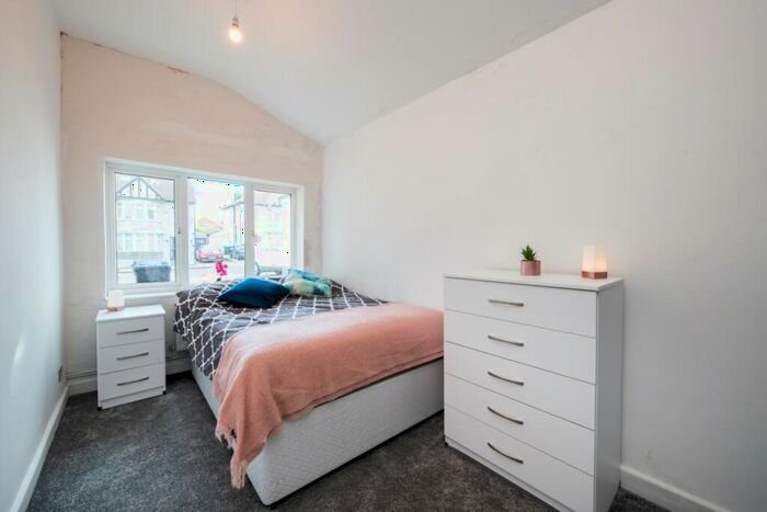 1 Bedroom House To Rent In Park View Road, London, NW10