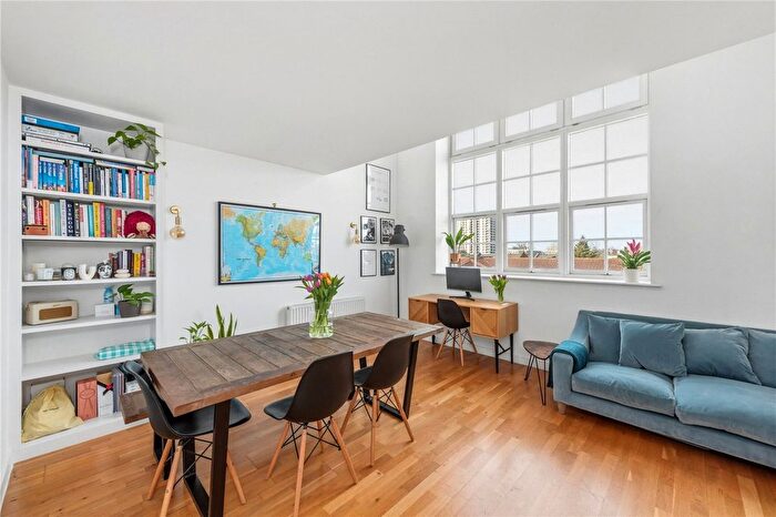 1 Bedroom Flat For Sale In Enfield Road, Islington, London, N1