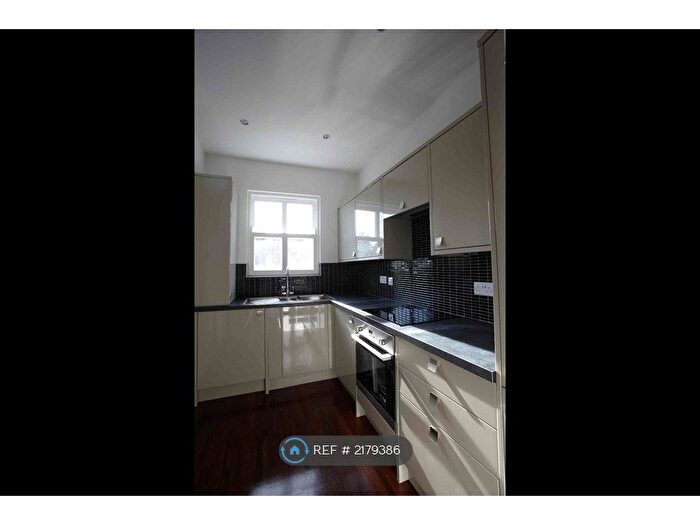 1 Bedroom Flat To Rent In Artisan View, Sheffield, S8