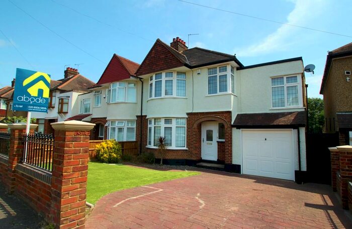 4 Bedroom Semi-Detached House To Rent In Kings Avenue, Woodford Green, IG8