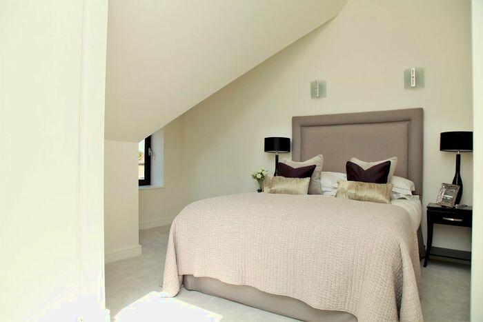 3 Bedroom Flat To Rent In Miramar Lodge, Tenterden Grove, Hendon, NW4
