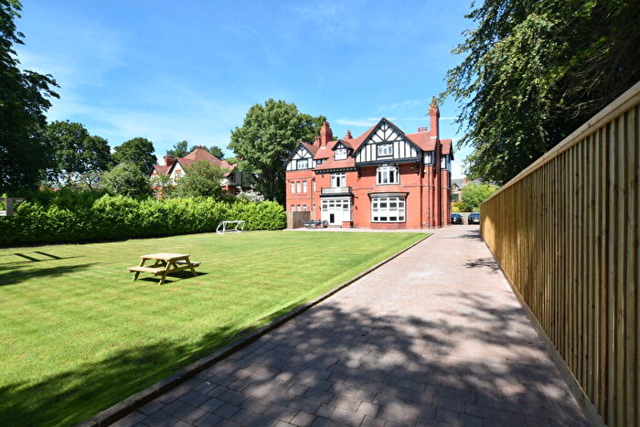 5 Bedroom Semi-Detached House For Sale In Waterford Road, Oxton, CH43