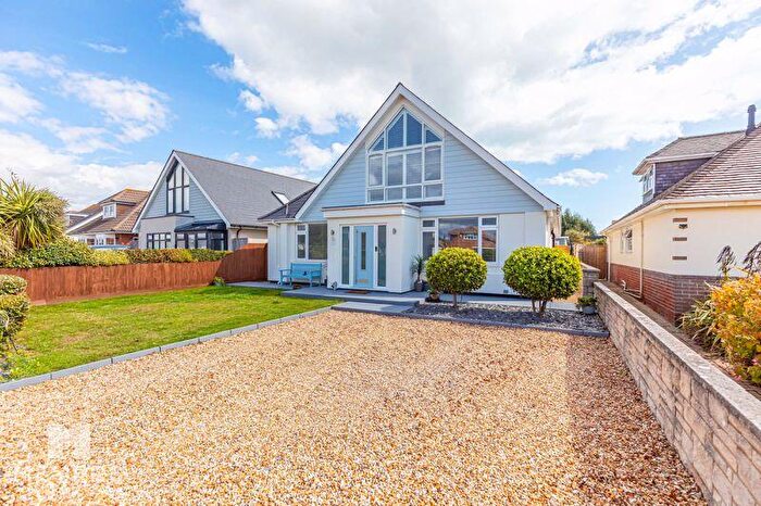 6 Bedroom Detached House For Sale In Clowes Avenue, Hengistbury Head, BH6