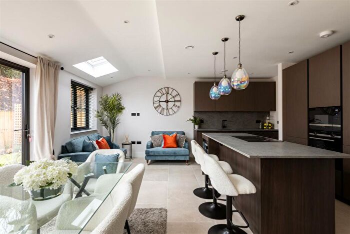 3 Bedroom End Of Terrace House For Sale In Kings Mill Lane, South Nutfield, RH1