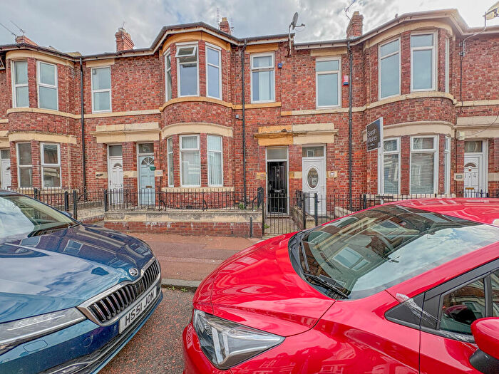 2 Bedroom Flat For Sale In Rodsley Avenue, Bensham, Gateshead, NE8