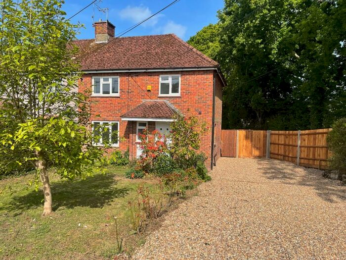 3 Bedroom Semi-Detached House To Rent In Chase Road, Lindford, Hampshire, GU35