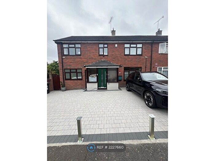 5 Bedroom Semi-Detached House To Rent In Greensted Road, Loughton, IG10