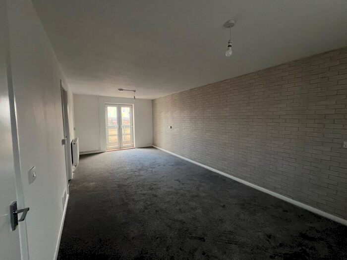2 Bedroom Apartment To Rent In Coopers Walk, Cheshunt, Waltham Cross, EN8