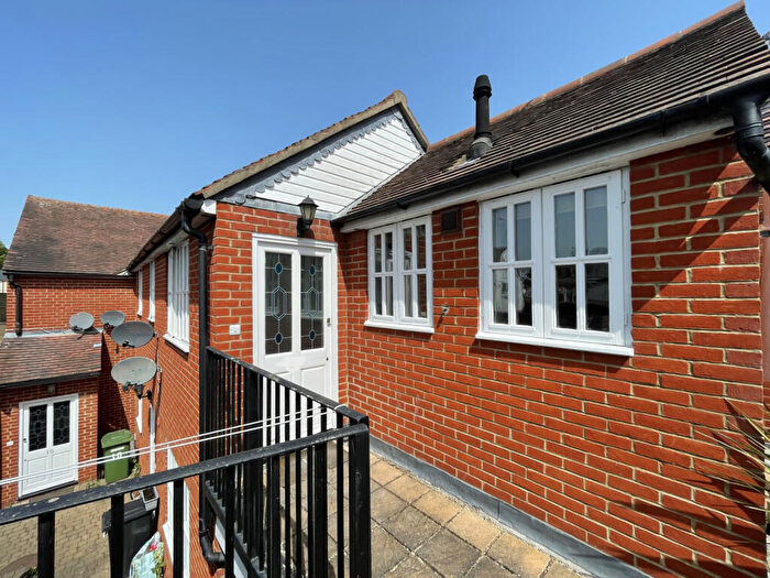 1 Bedroom Flat To Rent In George Street, Chelmsford, Essex, CM2